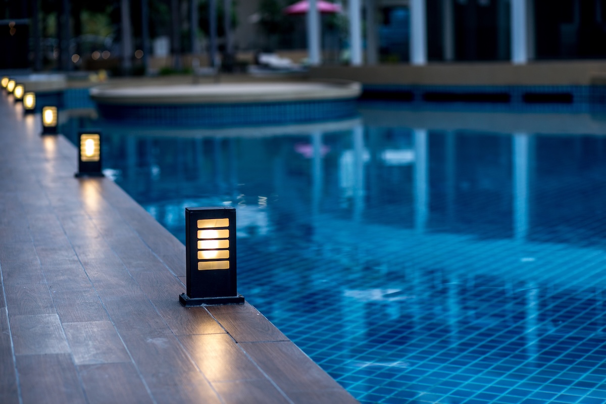 Piscina protegida con salvavidas digital